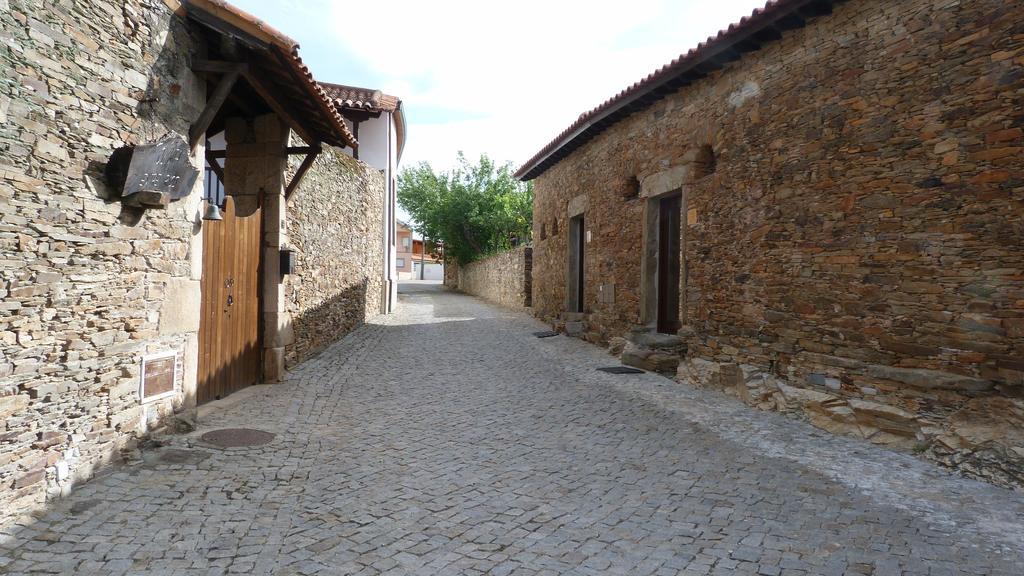Casas De Campo Da Quinta Entre Rios มิแรนเดลา ภายนอก รูปภาพ